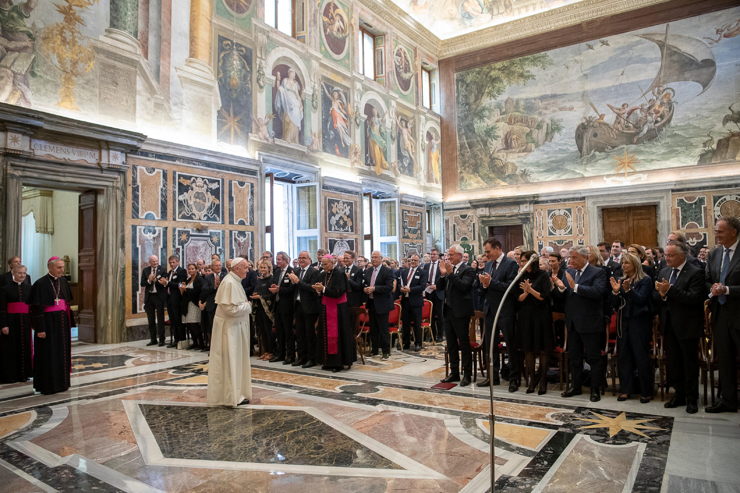 Il pontefice: il futuro del pianeta nelle mani di Dio, ma gli uomini hanno le loro responsabilità