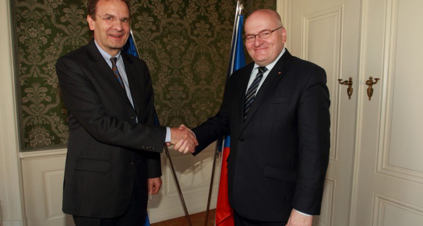 Zusammenarbeit im nahen osten zwischen dem Aussenminister der Tschechischen Republik und dem Grosskanzler Besprochen