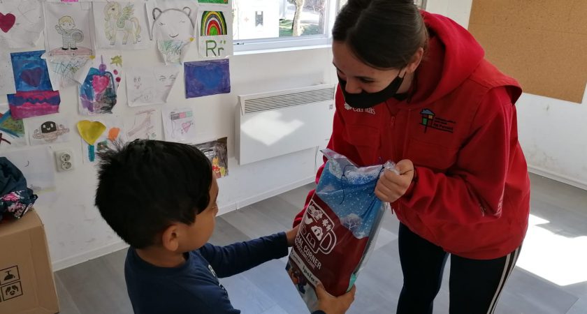 Order of Malta distributes food aid to children in migrant camps near Sarajevo