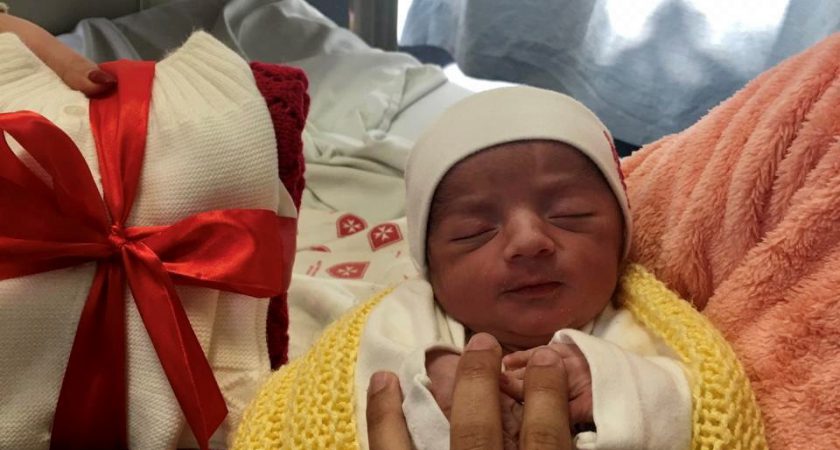 Il primo bambino nato il giorno di Natale a Betlemme nel 2020