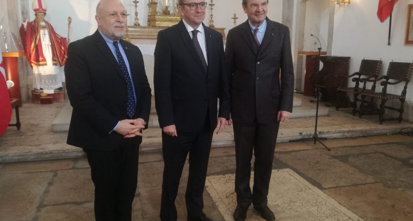 Grand Chancellor visits nursery for poor children run the Order of Malta in Lisbon