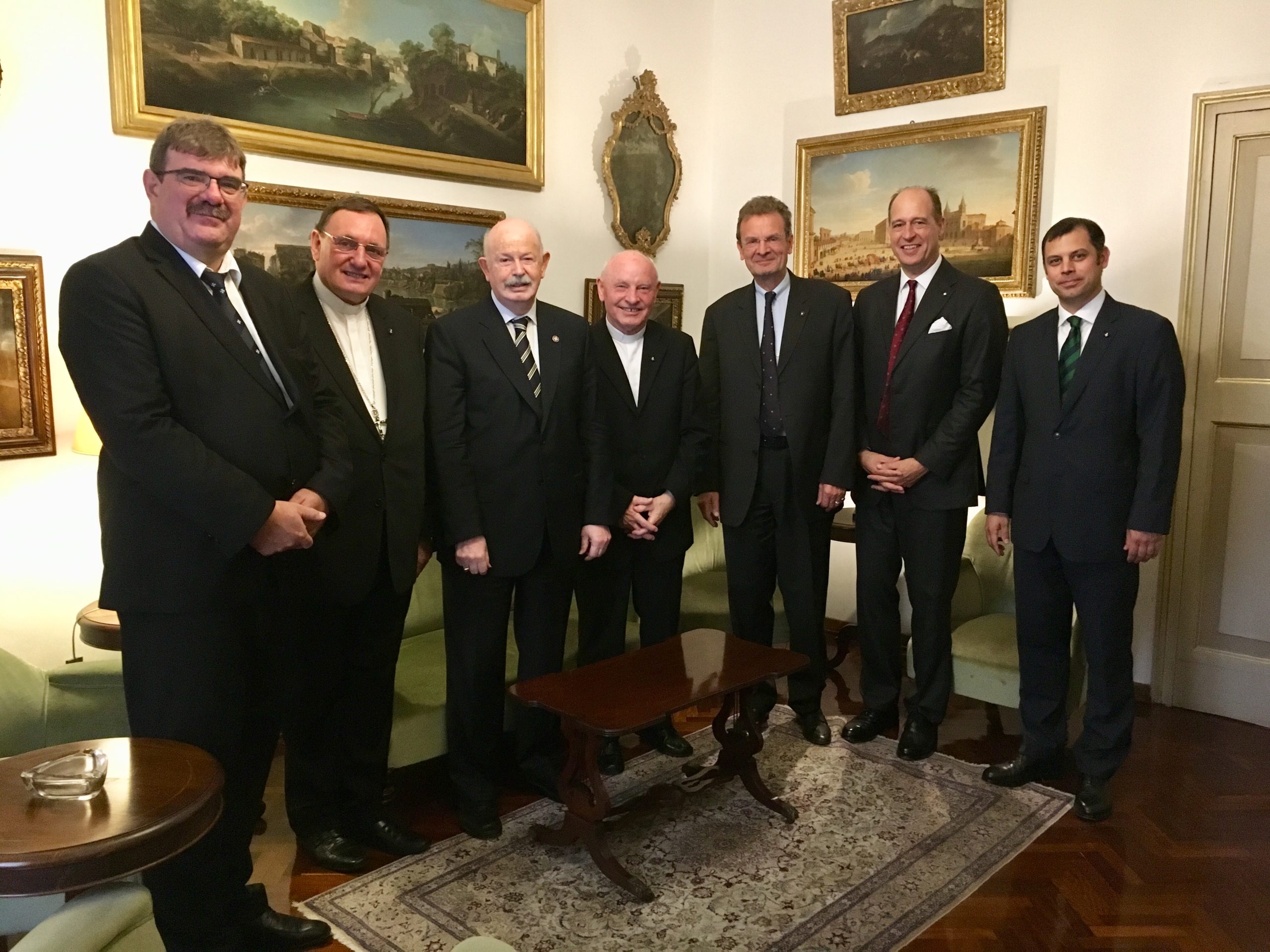 Les dirigeants de l’Association hongroise reçus par le Grand Maître