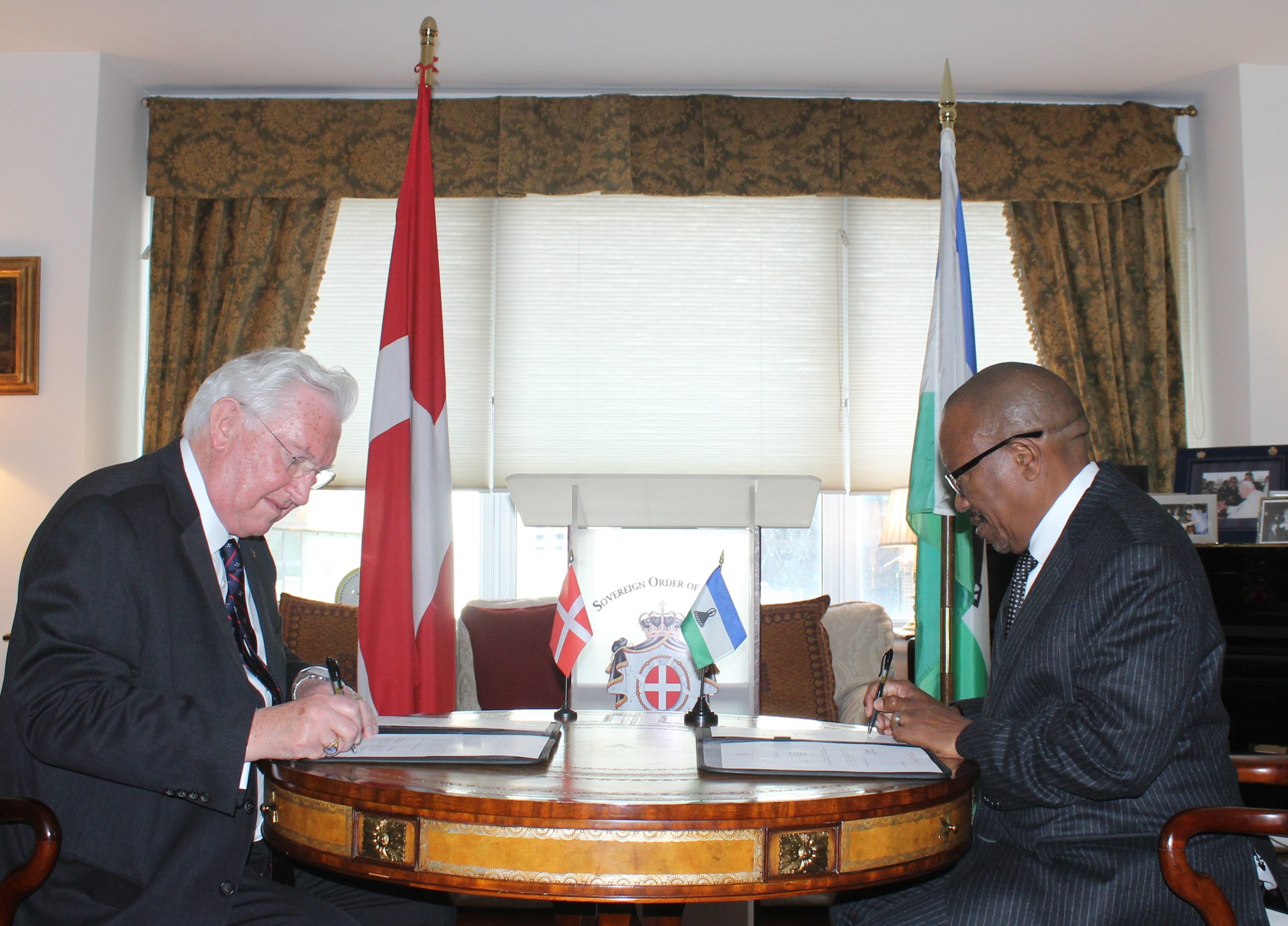 Aufnahme diplomatischer Beziehungen zum Königreich Lesotho