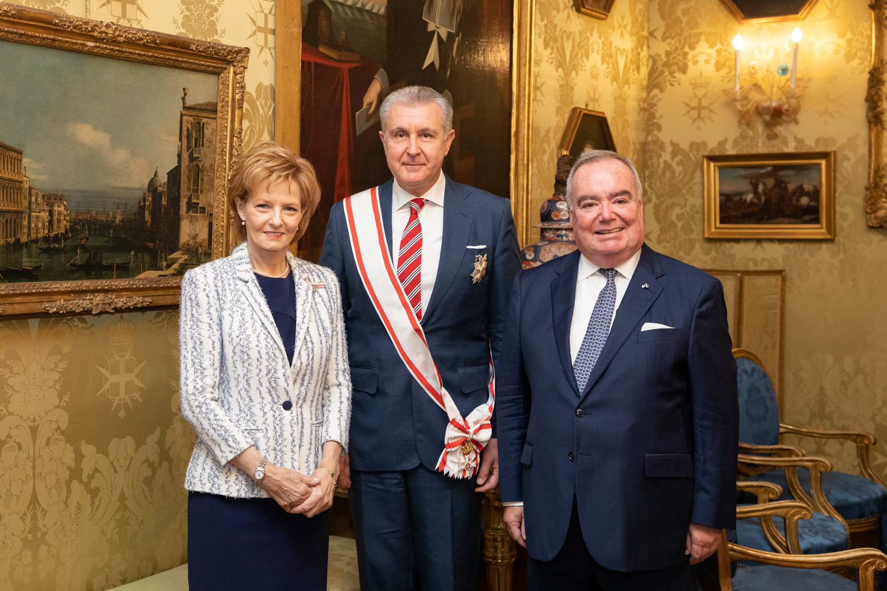 La famille royale de Roumanie reçue au Palais magistral