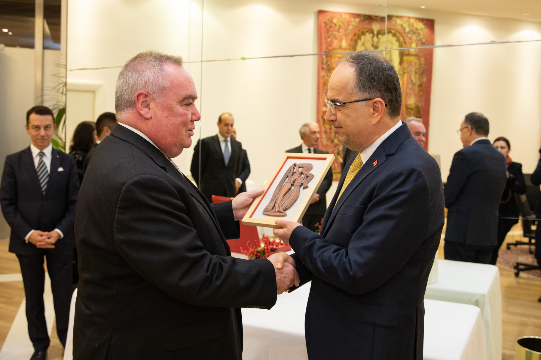 El Lugarteniente del Gran Maestre se reúne con el Presidente de Albania, Bajram Begaj