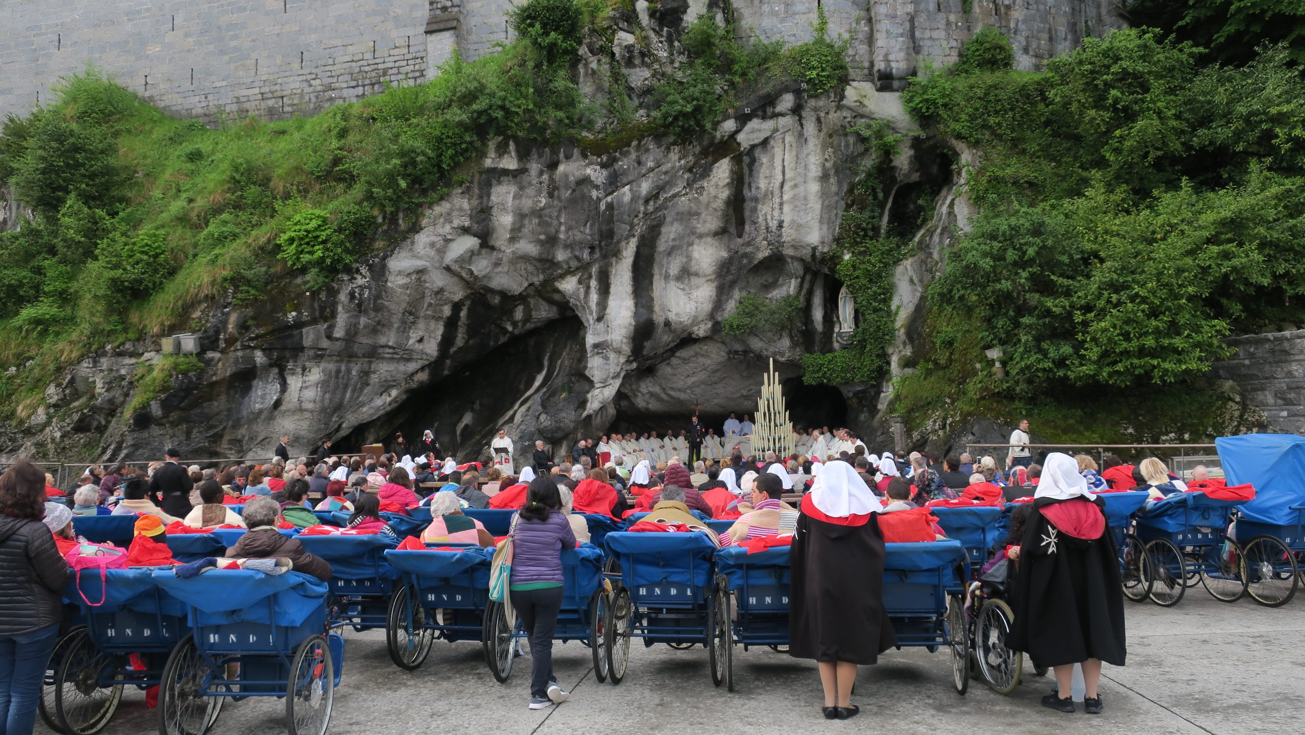 Il 65° pellegrinaggio internazionale a Lourdes, guidato dal Gran Maestro Fra’ John Dunlap